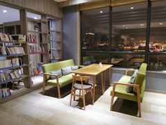 -西安大雁塔科技大学地铁站亚朵酒店