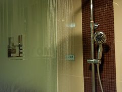 特惠大床房-莫泰酒店(上海虹桥北新泾地铁站天山路店)