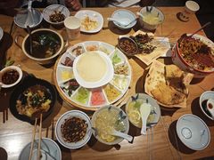 -怪噜范·老贵阳街头名小吃(数博万达店)
