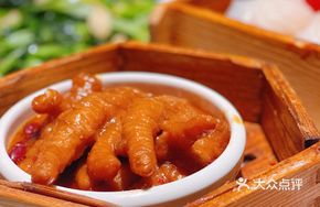 Steamed Chicken Feet with Purple Kidney Beans