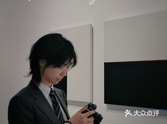 清明， 来到了上海西岸艺术馆， 正值《时间的形态》展