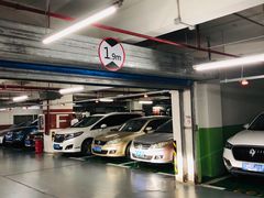 -奉贤宝龙城市广场·停车场