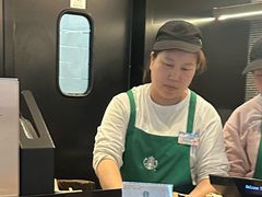 -星巴克(上海虹桥南丰城办公楼店)