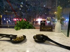 景观位-轻捞慢起面馆(新世界百货店)
