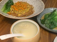-蟹黄鱼·海派深夜面馆(巨鹿路店)