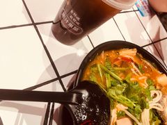 招牌炸酱小锅米线-肥汁米蘭香港米线(长宁来福士店)