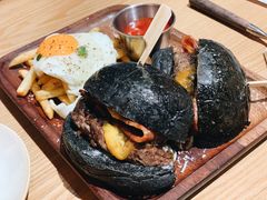 27&nbsp;牛肉汉堡-HELLO 27 意面·沙拉·帕尼尼