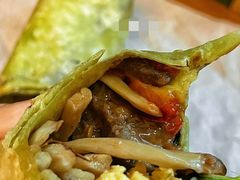 秘汁牛肉鲜蔬卷-星巴克(天津鲁能中心第三店)