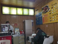 -玉轩宫紫菜包饭黄焖鸡米饭(东风巷店)