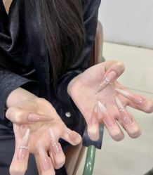 -晨·艺美甲美睫