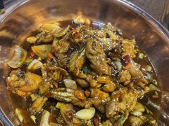 -虾弄弄海派小龙虾·牛羊蝎子火锅