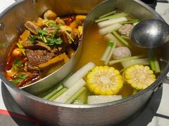 秘制鲜牛腩鸳鸯锅-今日炊牛·潮汕牛肉火锅(华采天地店)