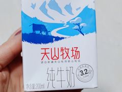 天山牧场纯牛奶-美俪家族(巴黎都市店)
