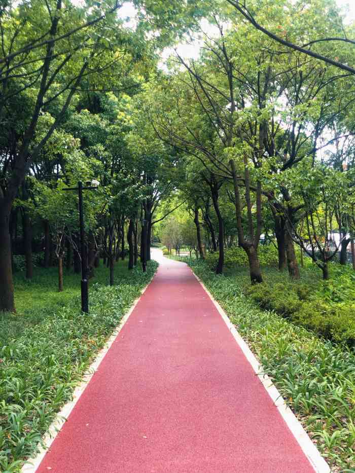 黄兴绿地-"黄兴公园商圈作为五角场的后花园,除了公园.