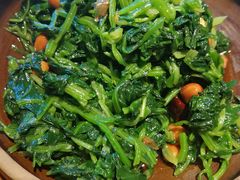 果仁菠菜-好嫂子酱猪手•农家菜(华远坊店)