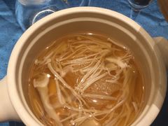 -满江红四季餐厅 · 国家五钻级酒家(新纪元大酒店店)