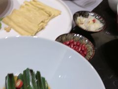 -红鼎豆捞·非遗鲍皇汤火锅(宝丰路店)