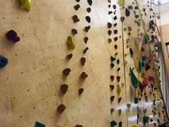 -ROCKPLUS攀岩馆(环宇城店)