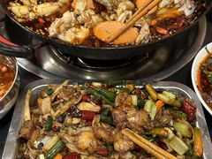 -鸿顺老铁锅美蛙鱼府(解放碑店)