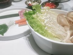 -红鼎豆捞·非遗鲍皇汤火锅(宝丰路店)