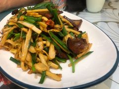 -钟记家菜(红专南路店)