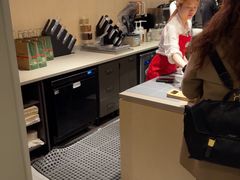 -星巴克臻选(南京金茂览秀城店)