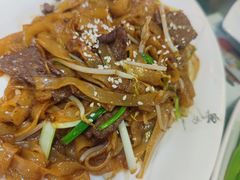 干炒牛河-粤色·老广州茶餐厅(河南商会大厦店)