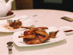 脆皮烧乳鸽-御宝轩(益丰·外滩源店)