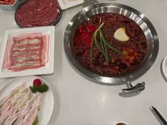 -茅草房·河畔园林火锅