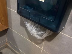 -愉肴麻辣香锅(中山路店)