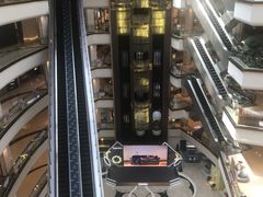 -红星美凯龙国际家居博览中心至尊mall停车场