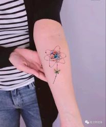 -龙之吻专业刺青·手工耳洞·纹身去色
