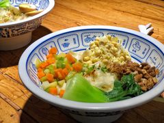 臊子油泼面-陕十三肉夹馍