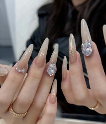 -桃色美甲沙龙