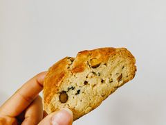 黑豆松子司康-慢熟面包店bud bread(孩儿巷店)