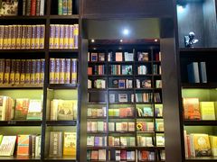 -钟书阁(松江泰晤士小镇店)