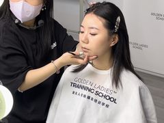 -金夫人化妆摄影职业培训学校
