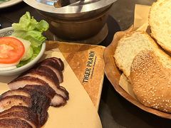 -大头虾越式风味餐厅(光明广场店)