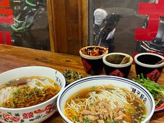 -矮子粉店1985·长沙米粉(湘春路店)