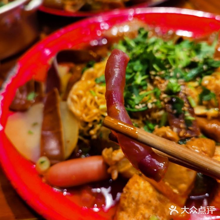 当之无愧的麻辣烫No.1，食材太丰富🎉[礼花]