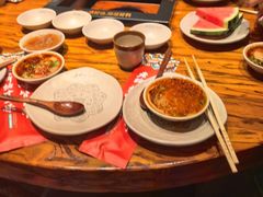 -老牌坊云南鱼豆花火锅(爱建店)