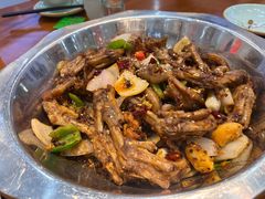 -休记光头香辣蟹干锅(绵竹店)