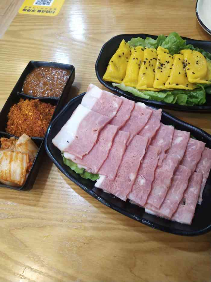 旺记烤肉(中医药大学店)-"五花肉是烤肉永远的神呀,这家味道不错,就.