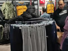 -PUMA品牌自营折扣店(武汉永旺梦乐城店)
