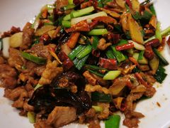 宣威小炒肉-老滇山寨•云南特色菜•地方菜•民族风情歌舞表演(金碧店)