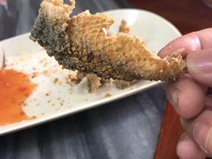 炸鲮鱼皮-针姨