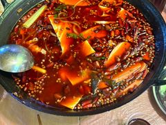 -鸿顺老铁锅美蛙鱼府(解放碑店)