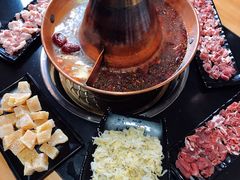 -果松木炭酸菜铜火锅·外婆参鸡汤