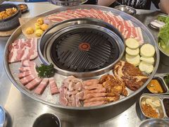 -哈哈碳都·牛肋条无限自助烤肉(宝龙店)