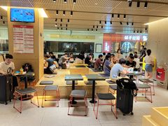 用餐区-麦当劳(龙阳路店)